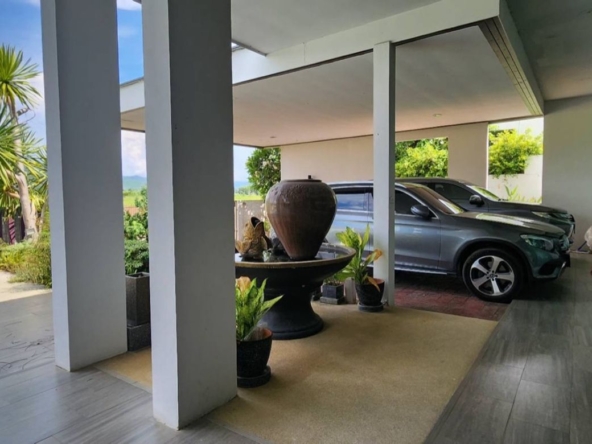 Modern style 4 bedroom house with pool for sale in San Kamphaeng