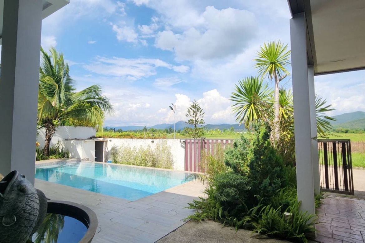 Modern style 4 bedroom house with pool for sale in San Kamphaeng