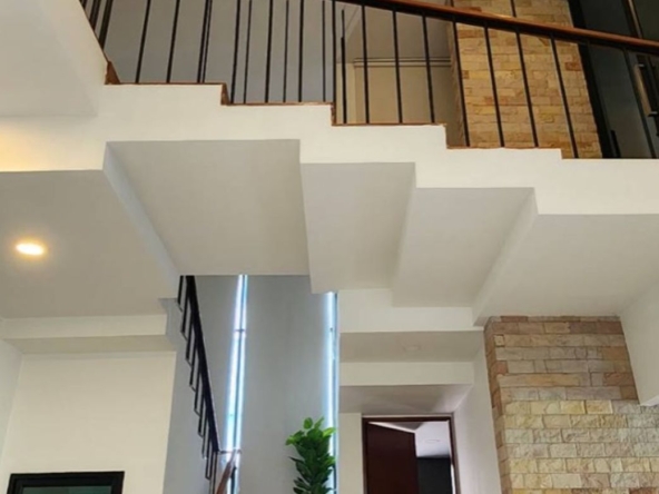 Modern style 4 bedroom house with pool for sale in San Kamphaeng