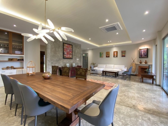 A unique pool villa for sale in Mae On