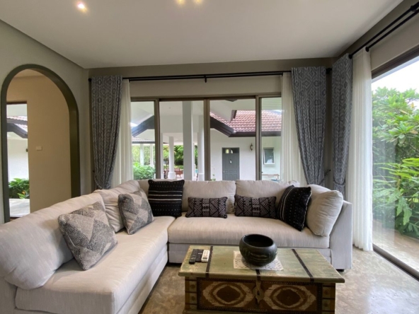 A unique pool villa for sale in Mae On