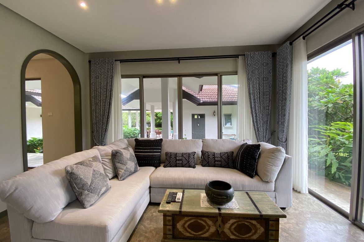 A unique pool villa for sale in Mae On