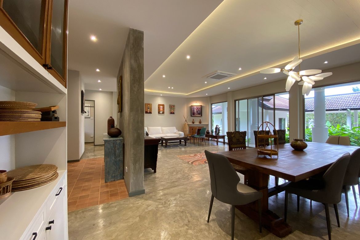 A unique pool villa for sale in Mae On
