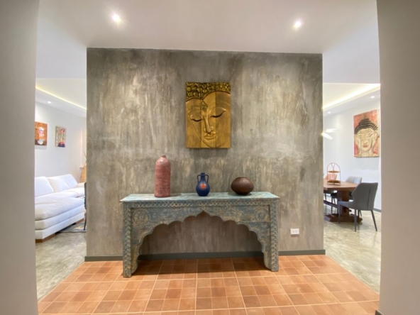 A unique pool villa for sale in Mae On