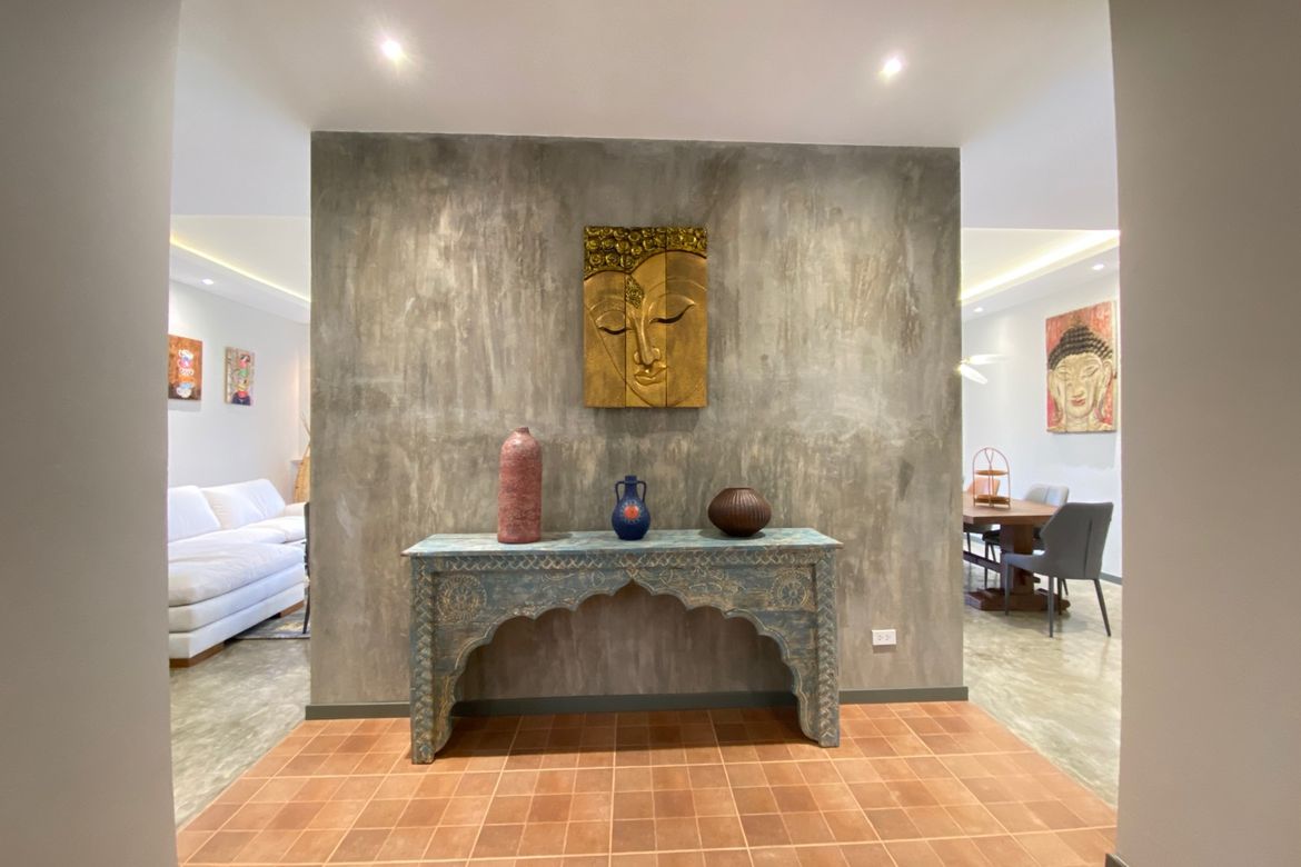 A unique pool villa for sale in Mae On