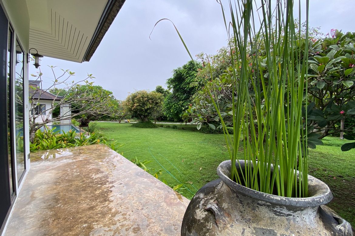 A unique pool villa for sale in Mae On