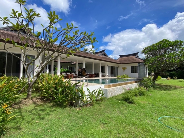 A unique pool villa for sale in Mae On