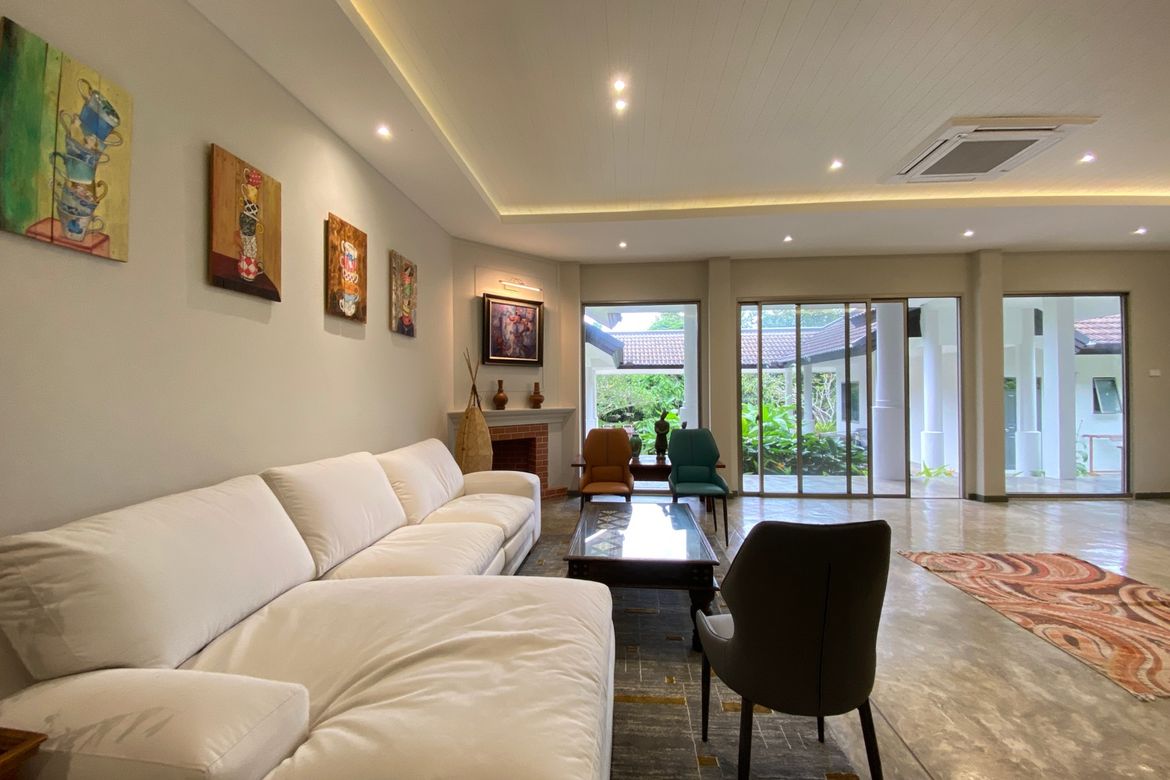 A unique pool villa for sale in Mae On