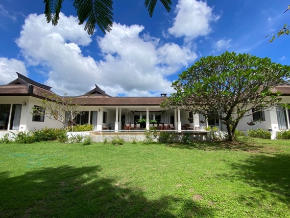 A unique pool villa for sale in Mae On