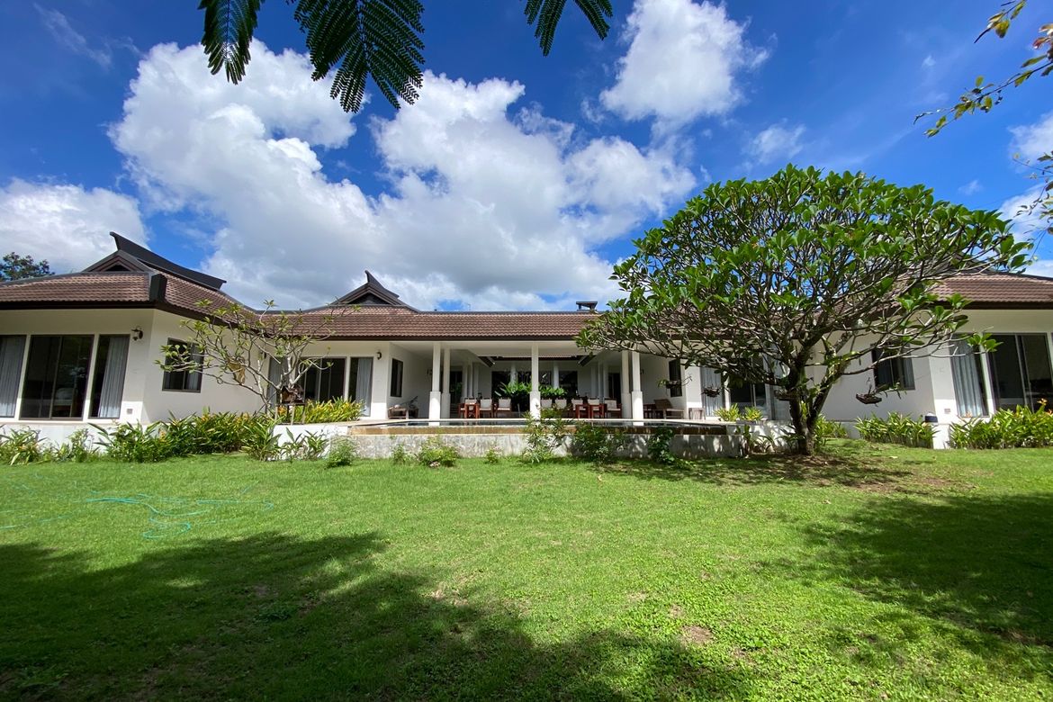 A unique pool villa for sale in Mae On