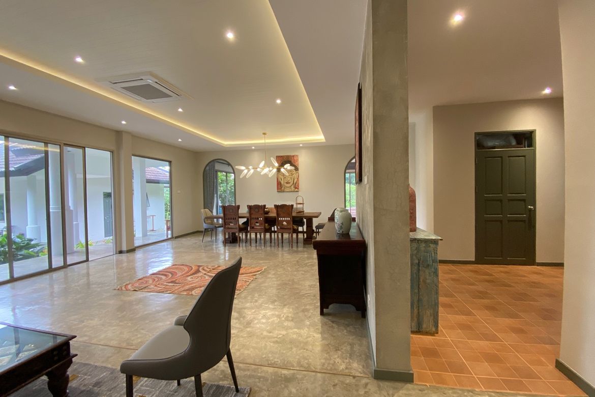 A unique pool villa for sale in Mae On