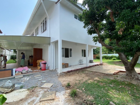 A family home for rent or sale in Muang Chiang Mai-P-PHS795