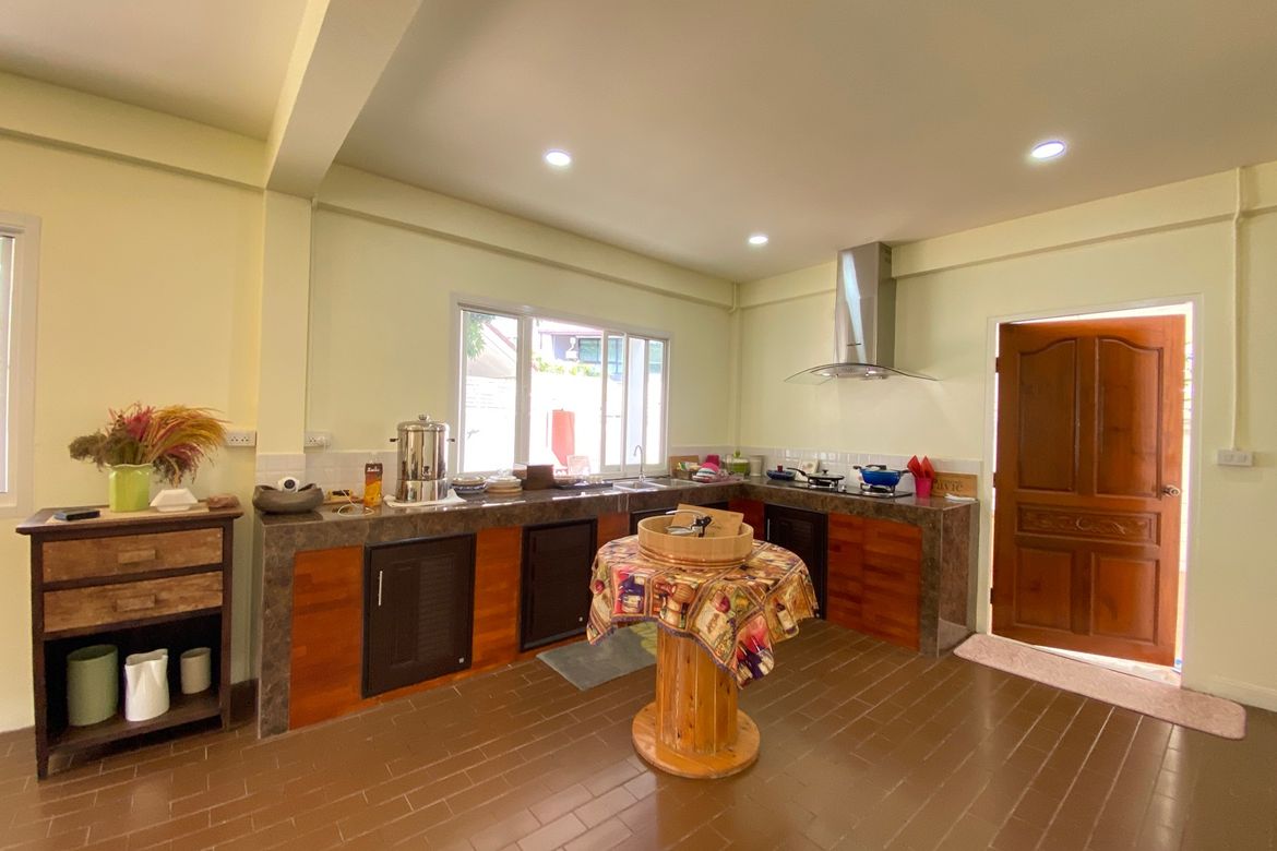A family home for rent or sale in Muang Chiang Mai-P-PHS795