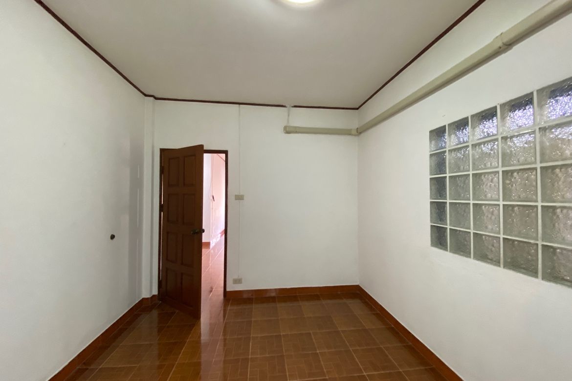 4 bed house for rent or sale in San Sai