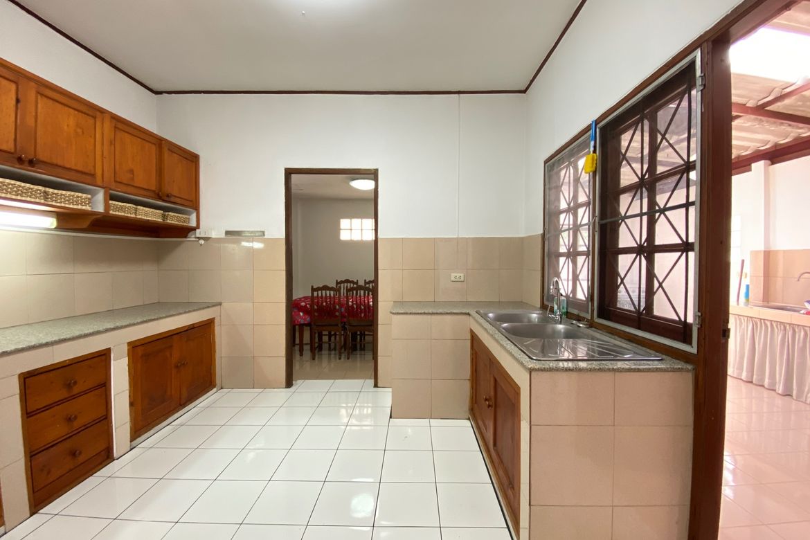 4 bed house for rent or sale in San Sai