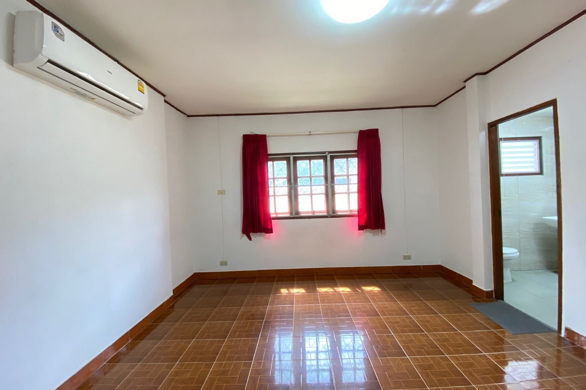 4 bed house for rent or sale in San Sai