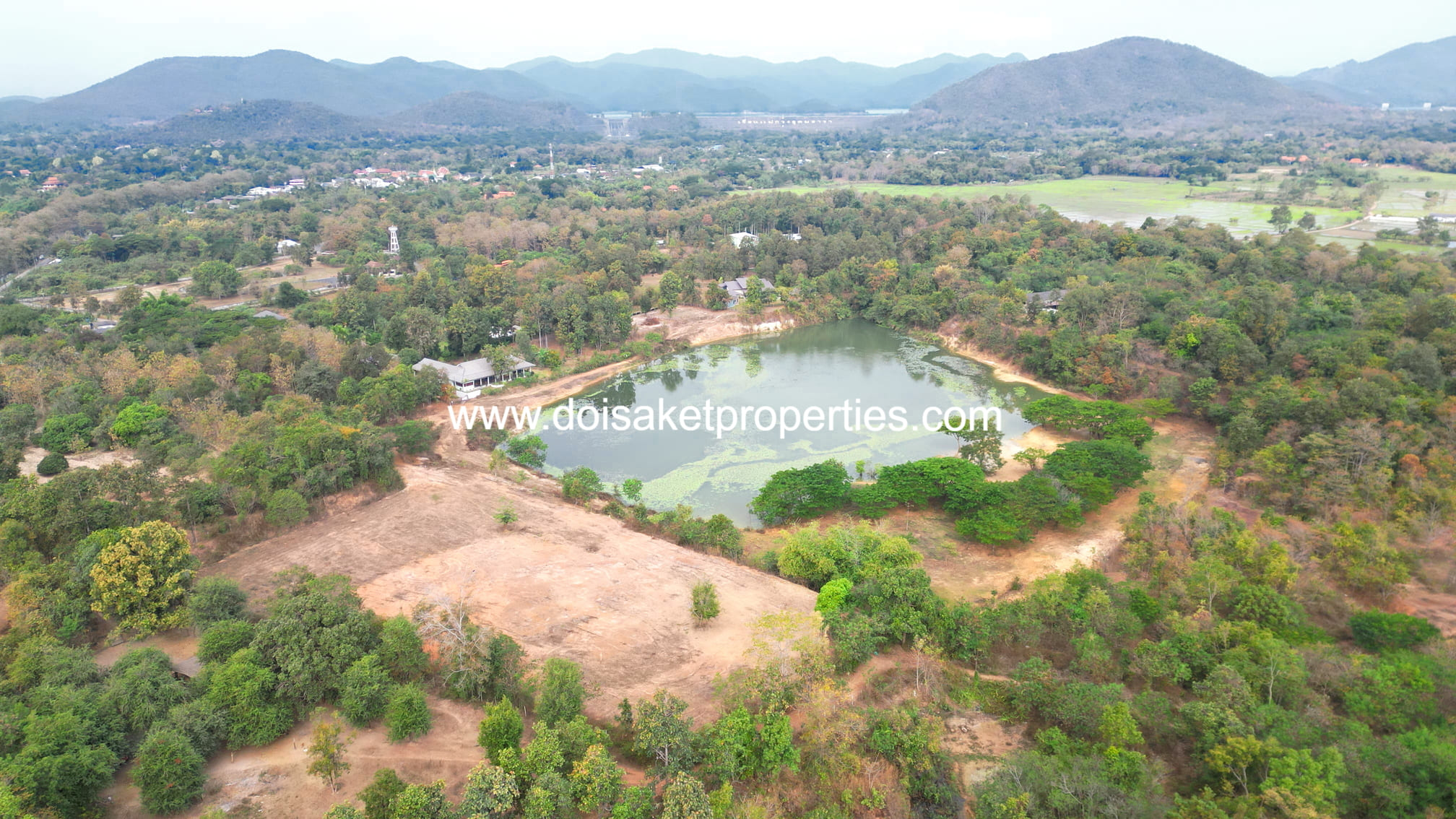 Doi Saket-DSP-(LS403-37) Stunning Plot of Land with Large Lake for Sale in Luang Nuea