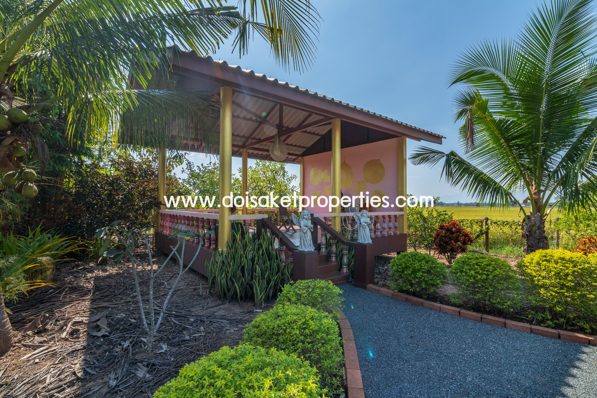 Doi Saket-DSP-(LS406-04) Peaceful 4+ Rai Plot of Land with Homes and Mountain Views for Sale in Pa Pong