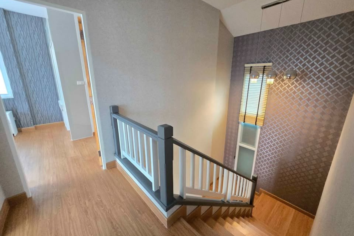 5 Bathrooms