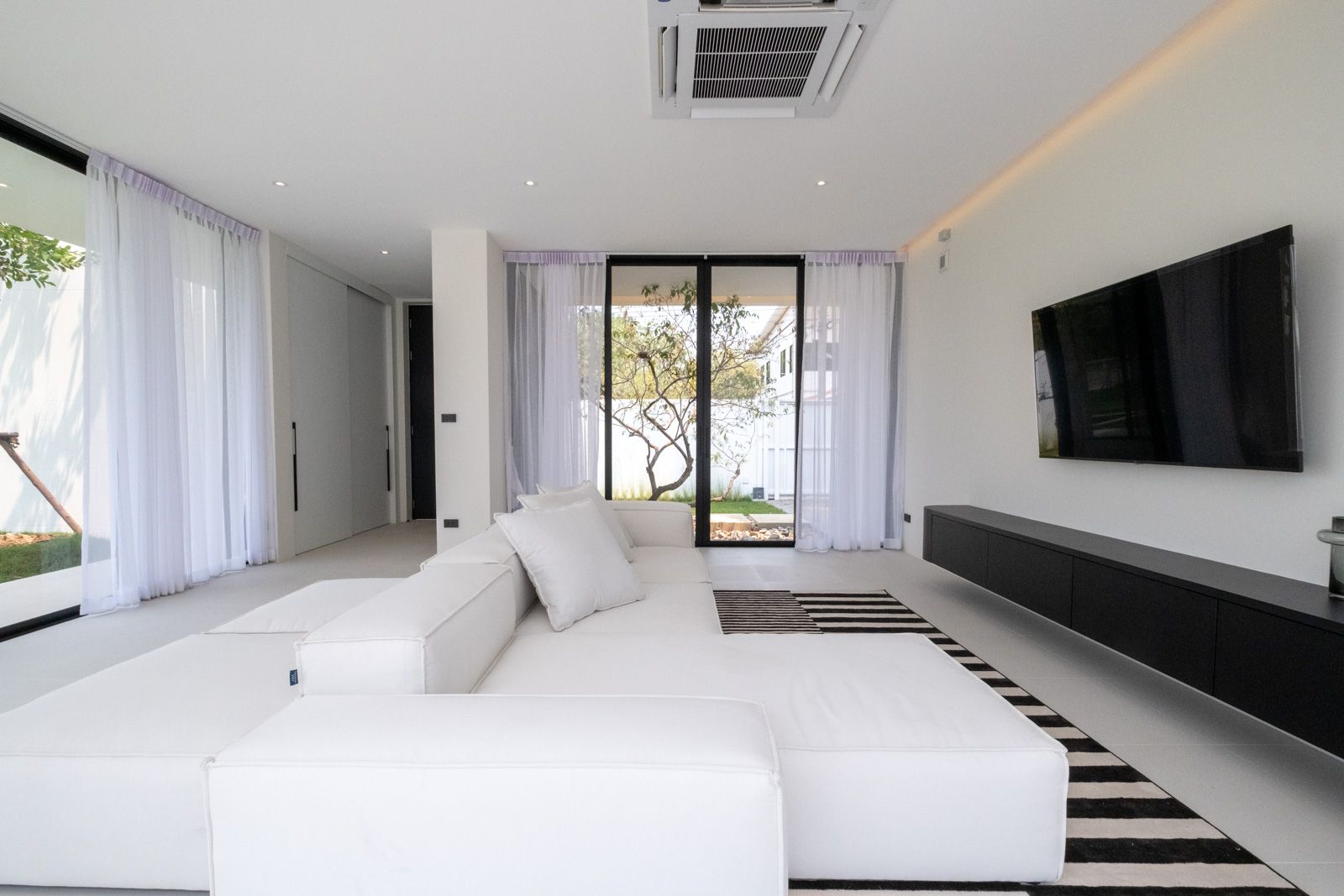 Modern Luxury Pool Villa with Panoramic Doi Suthep Views-TNP-D1212