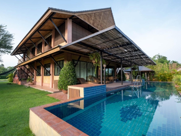 3 House Compound in San Sai-TNP-D981