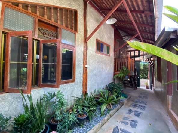 A wooden house in Nam Phrae for sale in Chiang Mai-P-PCCS1157