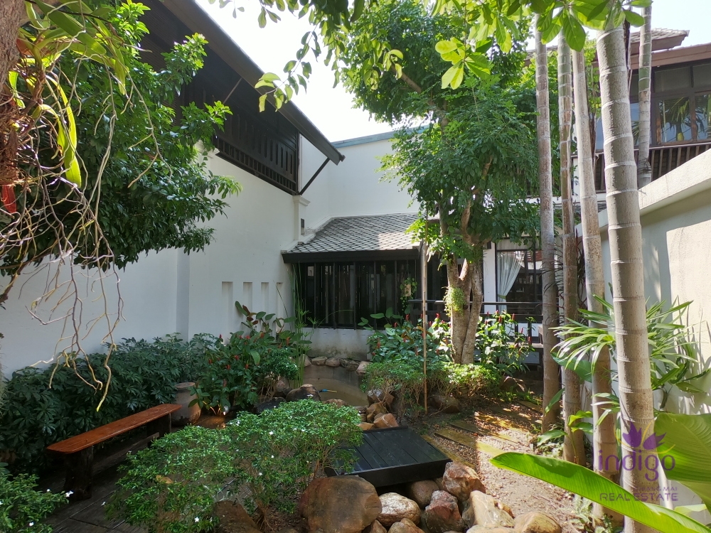 Commercial building in Chiang Mai City For Sale Ideal for a spa or boutique hotel business-I-3660