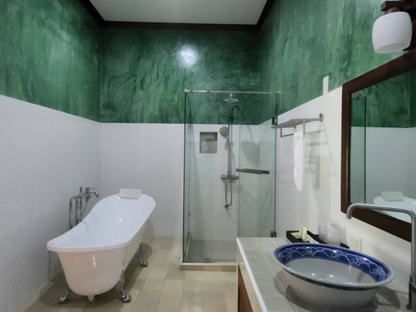 Charming 28 rooms resort for sale-SHG-CMS01