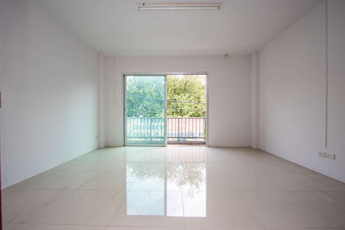 Versatile Three-Storey Townhouse/Home Business Unit in Santhitam-PH-CITY752