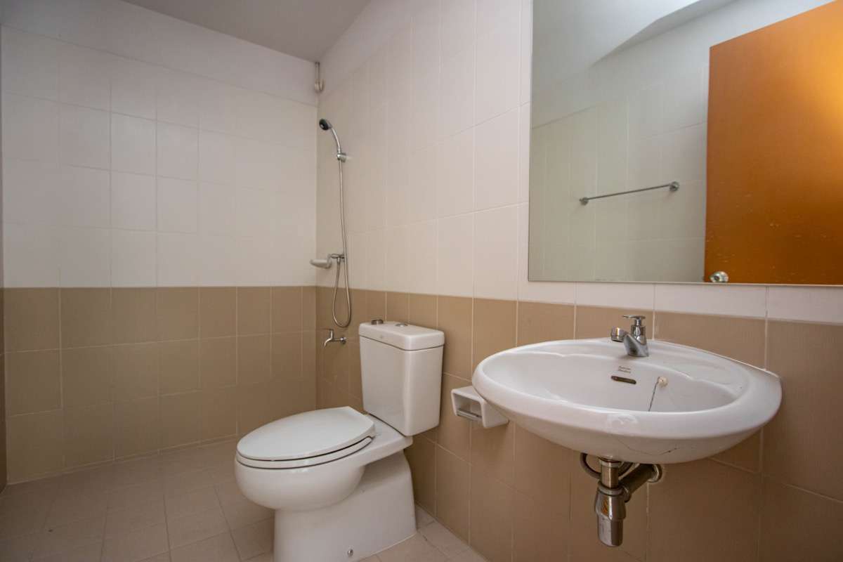 Versatile Three-Storey Townhouse/Home Business Unit in Santhitam-PH-CITY752