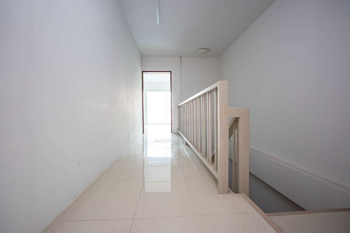 Versatile Three-Storey Townhouse/Home Business Unit in Santhitam-PH-CITY752