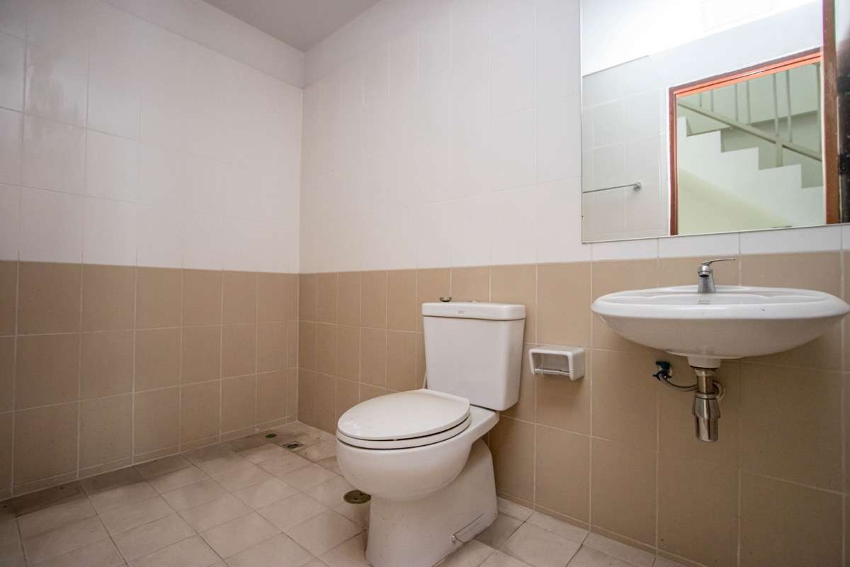 Versatile Three-Storey Townhouse/Home Business Unit in Santhitam-PH-CITY752