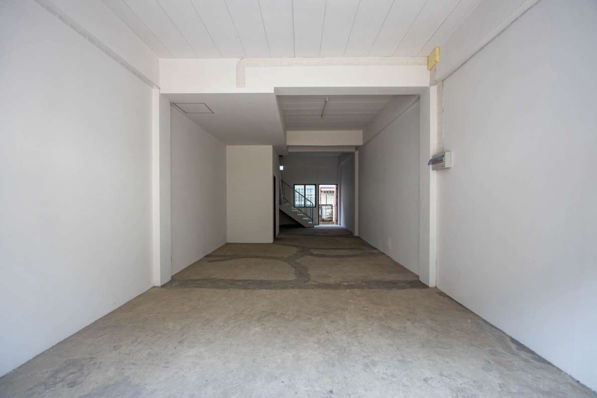 Versatile Three-Storey Townhouse/Home Business Unit in Santhitam-PH-CITY752