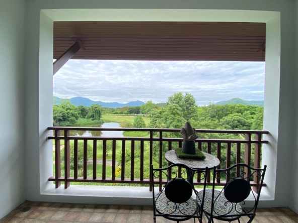 3 bed condo for sale in the golf course