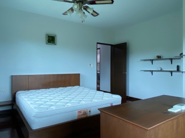 3 bed condo for sale in the golf course
