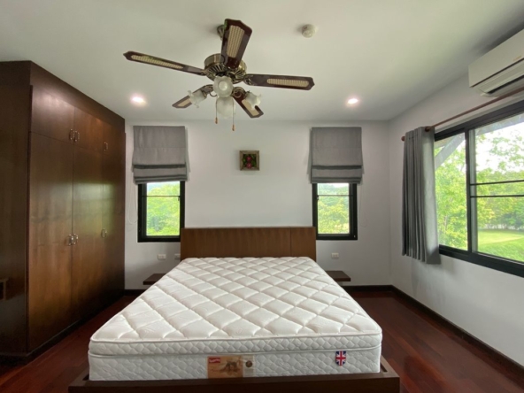 3 bed condo for sale in the golf course