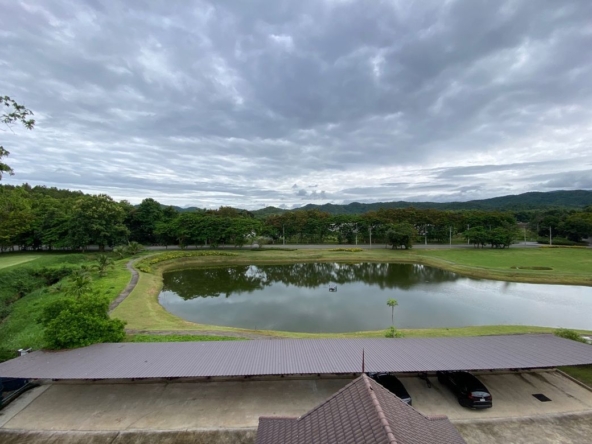3 bed condo for sale in the golf course