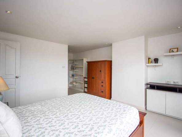 Spacious 1 Bedroom Condo for Sale : Nakornping Condominium-PH-NKP070