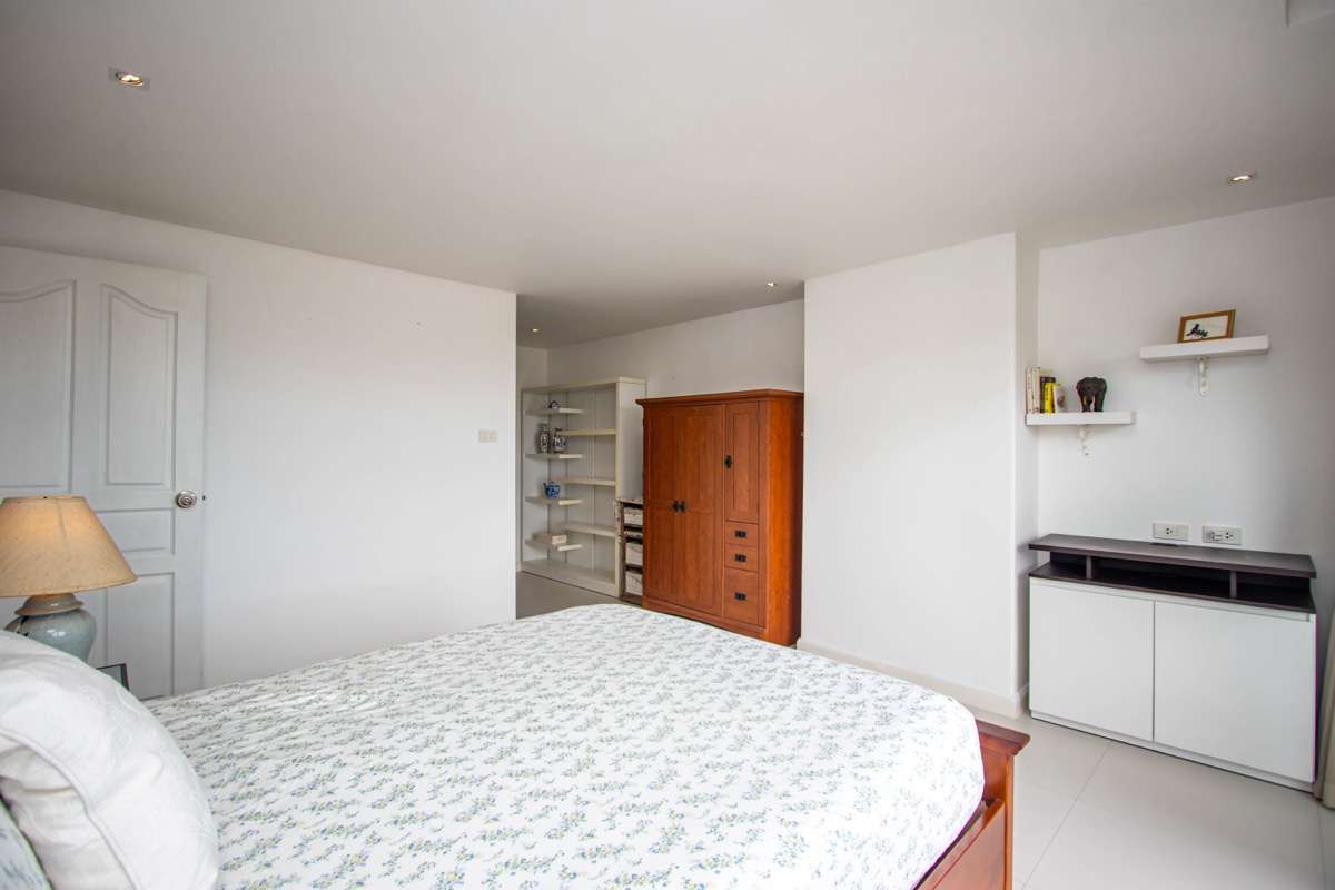 Spacious 1 Bedroom Condo for Sale : Nakornping Condominium-PH-NKP070