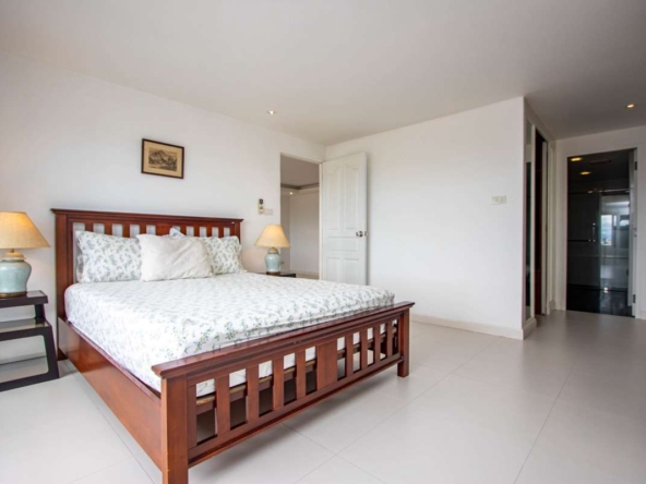 Spacious 1 Bedroom Condo for Sale : Nakornping Condominium-PH-NKP070