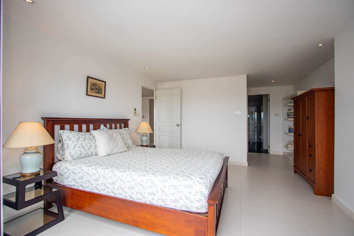 Spacious 1 Bedroom Condo for Sale : Nakornping Condominium-PH-NKP070