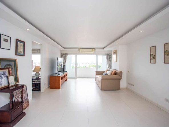 Spacious 1 Bedroom Condo for Sale : Nakornping Condominium-PH-NKP070