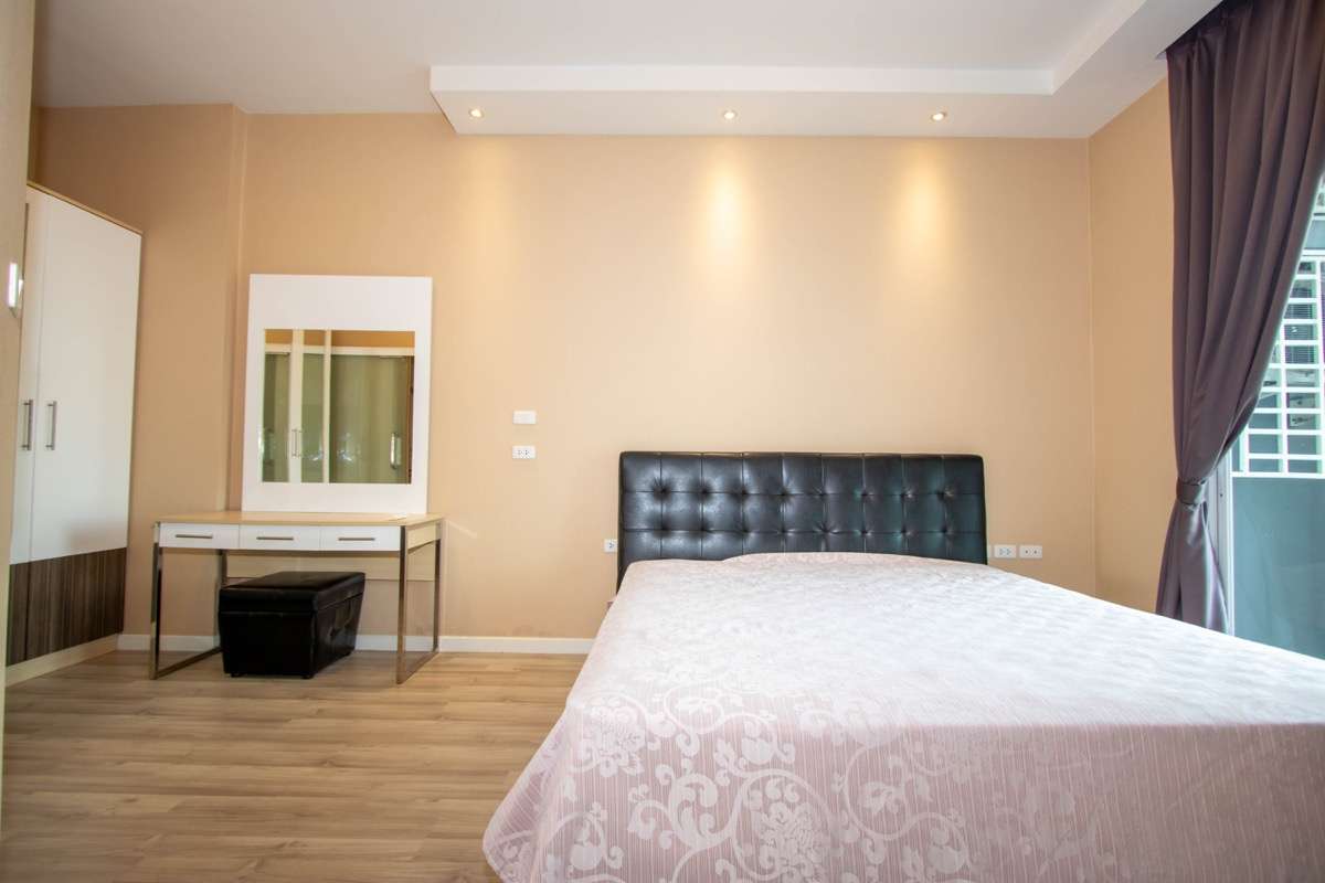 Spacious 2 Bed Condo at My Hip Condo 2-PH-HIP2038