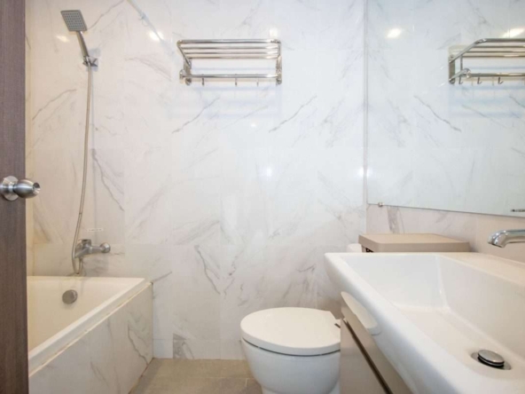 Contemporary One-Bedroom Apartment with Pool View and Prime Location for Sale-PH-PRIO018