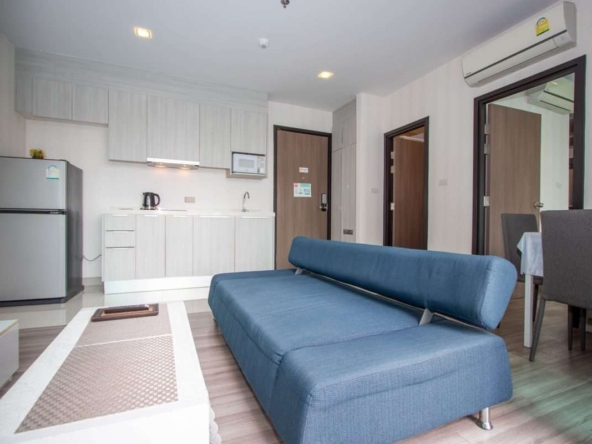 Contemporary One-Bedroom Apartment with Pool View and Prime Location for Sale-PH-PRIO018