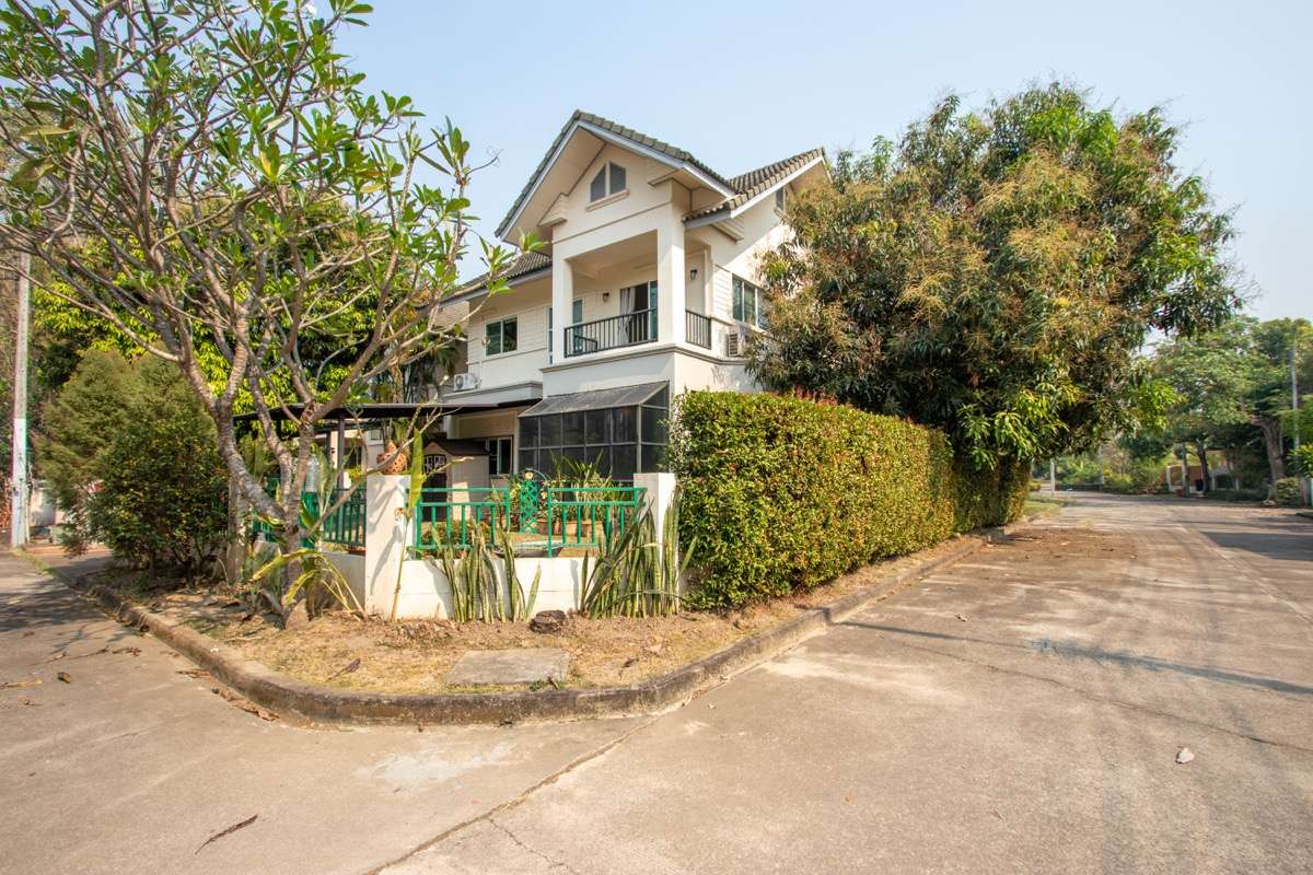 Fully Furnished Chiang Mai Home in Prime Location – Lanna Pinery-PH-LP028