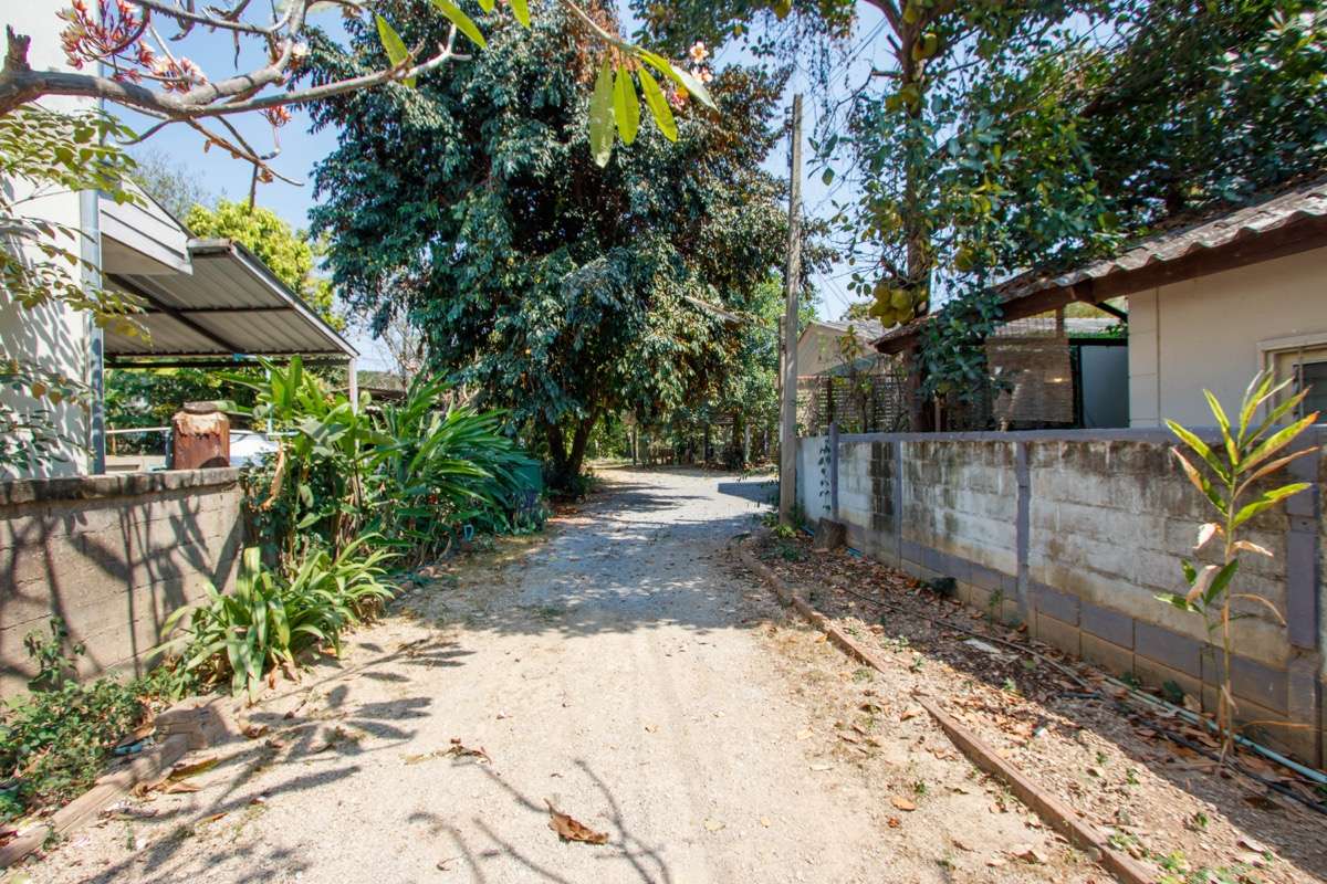 Land for Sale with 2 Houses– Prime Location-PH-CITY751