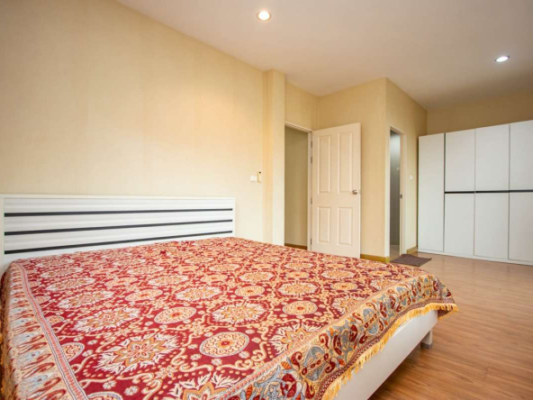 Well-Located Three-Bedroom Family Home for Sale at Urbana+1-PH-UBN1004