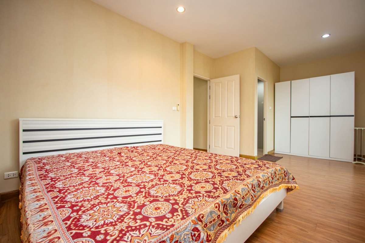 Well-Located Three-Bedroom Family Home for Sale at Urbana+1-PH-UBN1004