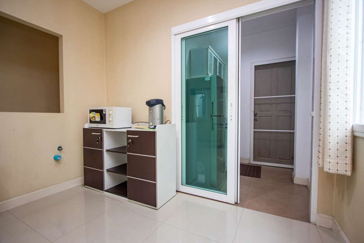Well-Located Three-Bedroom Family Home for Sale at Urbana+1-PH-UBN1004